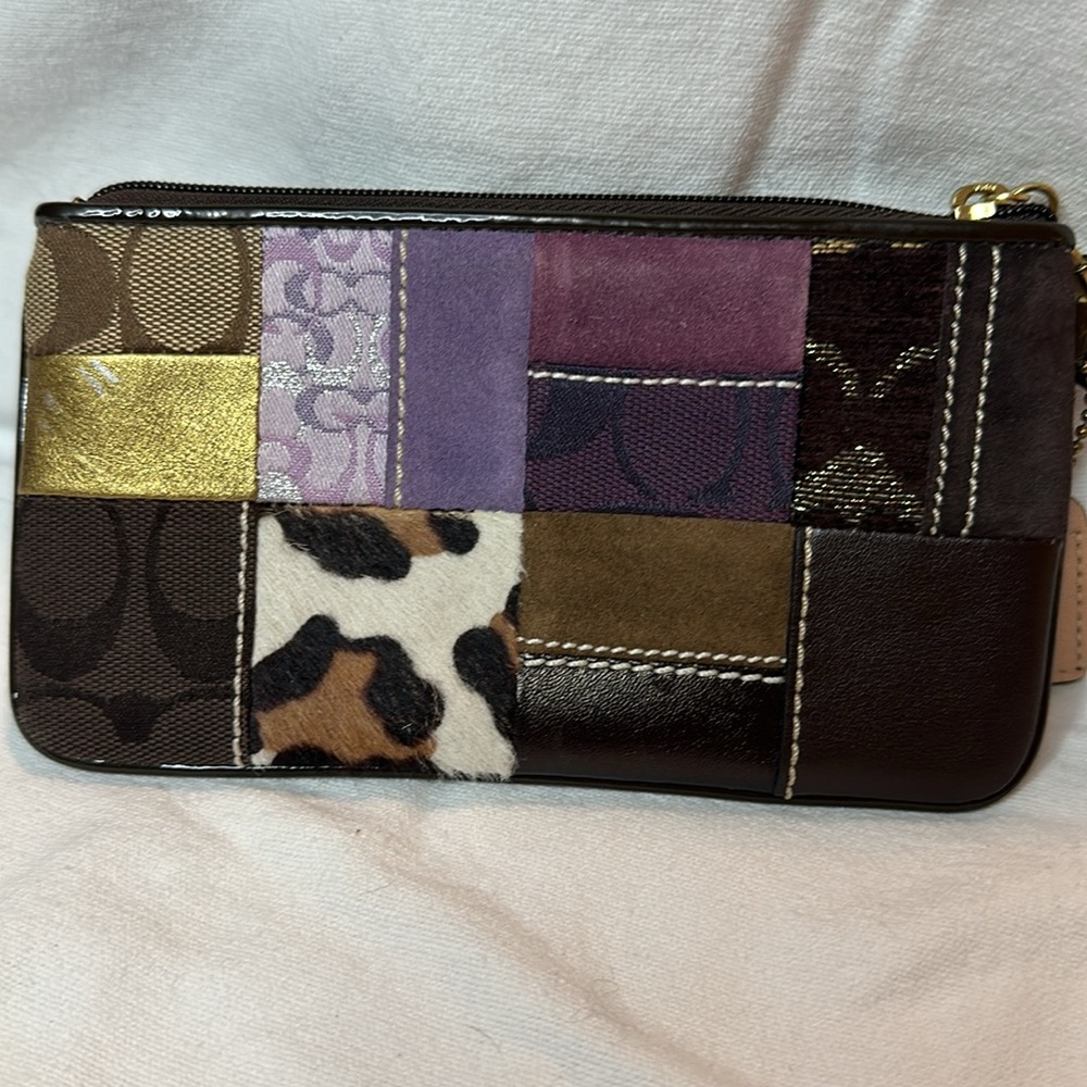Coach patchwork wristlet - Picture 3 of 4